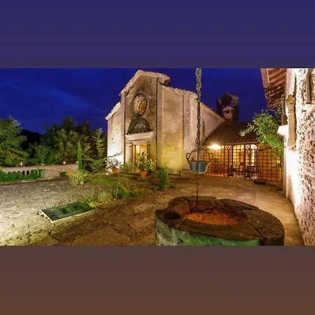 Borgo Spescia -la Giustiniano- Piscina Parco Relax 3*