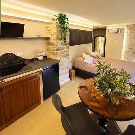 Borgo Spescia -la Giustiniano- Piscina Parco Relax بيت ضيافة