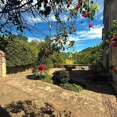 Borgo Spescia -la Giustiniano- Piscina Parco Relax بيت ضيافة 3*